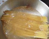 Foto langkah ke 1 dari resep Spaghetti Sosis.