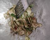 Foto langkah ke 2 dari resep Tumis terong bulet.