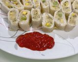 A picture of step 3 of Boiled suji moong dal rolls.