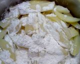 A picture of step 4 of Honey chilli potatoes.
