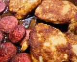 A picture of step 4 of Broiled Chicken Thighs with Polska Kielbasa.