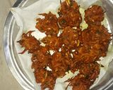 A picture of step 2 of Onion cabbage pakoda.