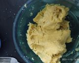 Foto langkah ke 5 dari resep Pastel isi wortel kentang ayam telur.