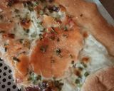 Une image de l'étape 2 de Pizza blanche au saumon fumé au Cook Expert.