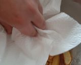 Pas rețetă Cartofi prăjiți cu ouă ochi și salata de roșii cu pătrunjel 1 fotografie