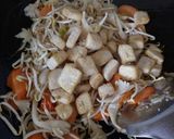 Foto langkah ke 5 dari resep Tumis tahu toge dan wortel.