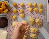 Foto langkah ke 4 dari resep BOLEN PISANG COKLAT LUMER/RESEP BOLEN PISANG TANPA KORSVET/BOLEN.