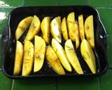 Foto del paso 2 de la receta: Papas en gajos al romero