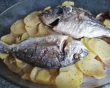 Foto del paso 3 de la receta: Doradas encebolladas al horno
