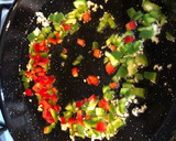 Foto del paso 2 de la receta: Paella de pollo y cerdo para tres