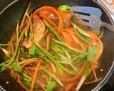 รูปขั้นตอนการทำที่ 2 ของ ผัดผักบุ้งปลากระป๋องพริกสด🌱🥫🌶 style by barbie👩🏼‍🍳