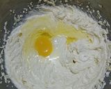 Foto langkah ke 2 dari resep Cake Tape Topping Almond.
