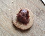 Une image de l'étape 3 de Biscuit fourré chocolat et praline.