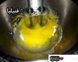 صورة لخطوة 1 من وصفة كيكه الفراوله اقتصاديه ب 2 حبات بيض