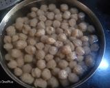 A picture of step 1 of Soya chunks fry.