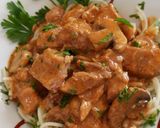 Tejszínes, gombás pecsenyehús recept fázis 5 fotója