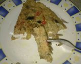 A picture of step 3 of Indomie pizza.