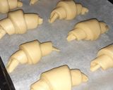 Foto del passaggio 7 della ricetta Croissant sfogliati al profumo di miele