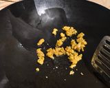 Foto langkah ke 2 dari resep Nasi Goreng Kunyit.