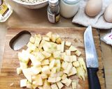 Hình bước làm 1 của món Bánh táo quế yến mạch (Apple cinamon oat bread)