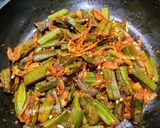 A picture of step 5 of Okra Masala Subzi.