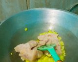 Foto langkah ke 2 dari resep Ayam Cincang Kecap (Isian Bakpao atau Roti).
