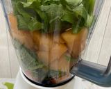 Foto langkah ke 2 dari resep Smoothies Melon Sawi Wortel.