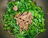 Foto langkah ke 6 dari resep Tumis daun labu siam & daging #taiwan food.