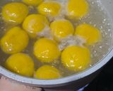 Foto langkah ke 4 dari resep Klepon Labu Kuning Isi Keju Oles.