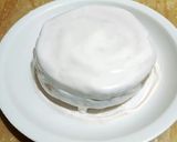 A picture of step 7 of Pound Cake with White frosting😍.