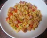 Foto del paso 5 de la receta: Salteado de pasta con verduras y salchichas frescas