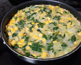 Foto del paso 3 de la receta: Tortilla de espinacas y maíz