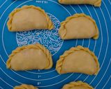 Foto langkah ke 4 dari resep Pastel Isi Kentang.