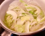 Hình bước làm 3 của món Mì Trai Bắp Cải