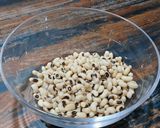 A picture of step 2 of Boiled Lobia Salad with Lemon Balsamic Dressing.