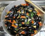 Foto del passaggio 2 della ricetta Zuppetta di cozze 😘