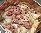 Foto langkah ke 2 dari resep Tumis Daging Sapi Cabai Hijau.
