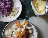 A picture of step 1 of CauliflowerSoup.