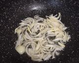 Foto langkah ke 2 dari resep Cumi Udang Saus Padang.