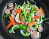 Foto del paso 2 de la receta: Tallarines fritos estilo japonés（焼きそば）