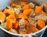 Une image de l'étape 4 de Veau mijoté aux haricots flageolets.