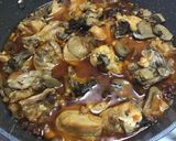 Foto del paso 4 de la receta Pollo con ibericos y champiñones en salsa al tomillo