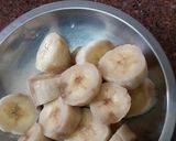 A picture of step 2 of Rava banana halwa.