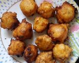 A picture of step 2 of Urud Dhal Vada.