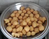 A picture of step 2 of Dahi Vada & Chandiya.
