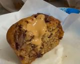 Foto langkah ke 2 dari resep Banana Choco Chip Muffin with Peanut Butter Filling.