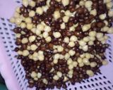 A picture of step 2 of Black and white chickpeas salad 🥗.