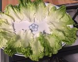 Une image de l'étape 6 de Salade de tomates,scarole,céleri et thon aux radis « fleurs ».