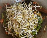 Foto langkah ke 3 dari resep Kangkung toge sambal seuhah.