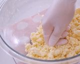 A picture of step 4 of Crisply Crumbly Potato Pie with Moist Filling.